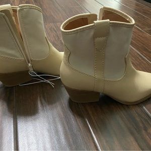 New, Womens Western cream booties, size 10
